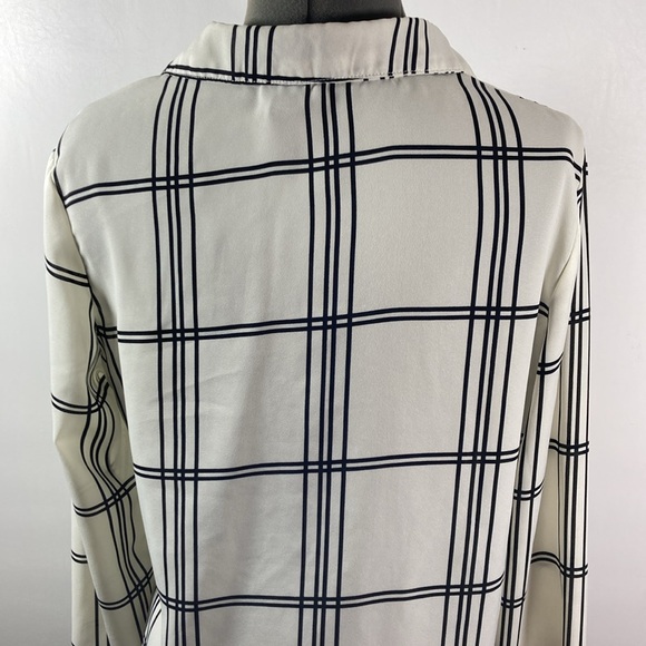 Rue 21 Top/Blouse Women Size Large White & Black Collar Button Up Long Sleeves - Picture 8 of 10